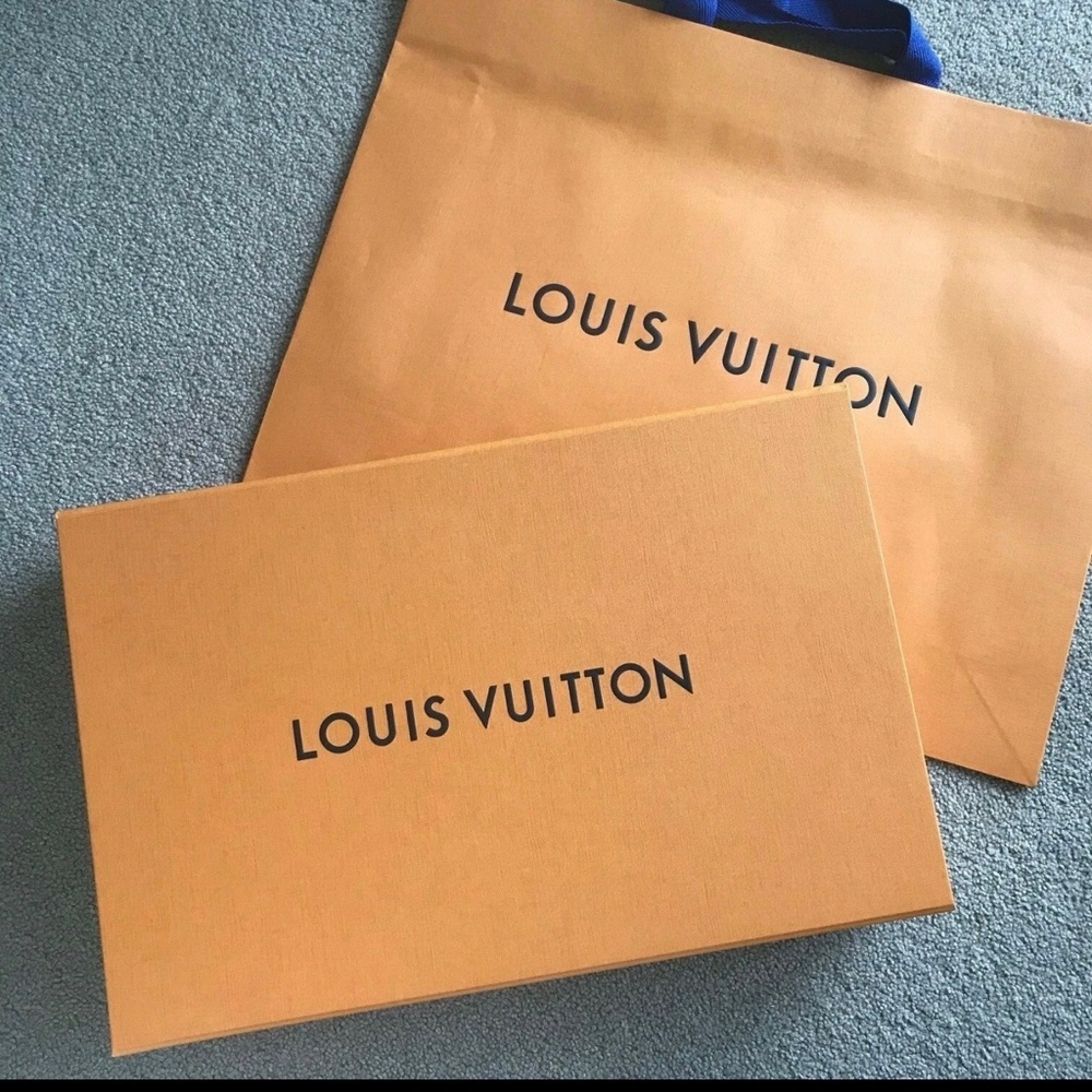 Authentic Louis Vuitton Complete Luxury Gift Set Shopping Bag Box Ribbon Package